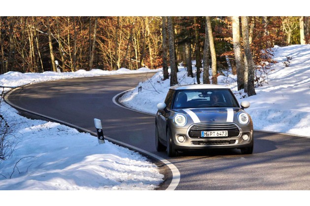 Mini Cooper vs Opel Corsa GSi