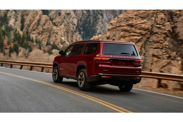 2022 Jeep Wagoneer Exterior Rear Quarter