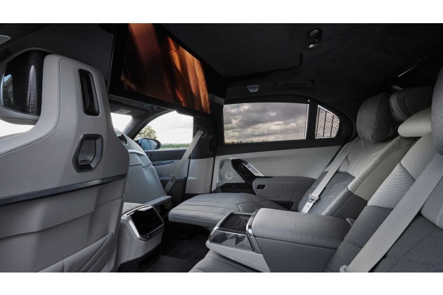 BMW M760e xDrive und BMW 740d xDrive 2023