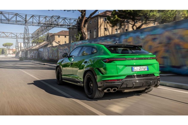 2023 Lamborghini Urus Performante