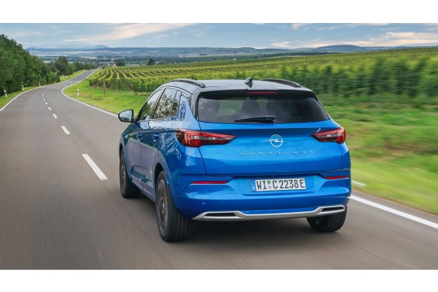 Opel Grandland Hybrid4 2021 im Test
