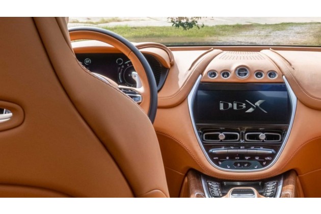 Aston Martin DBX Innenraum