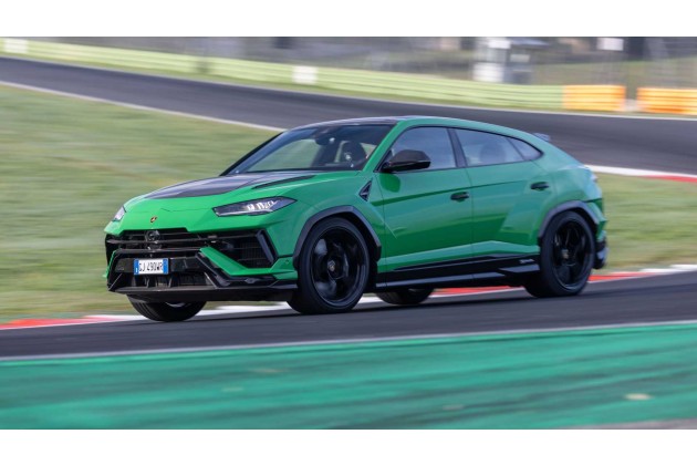 2023 Lamborghini Urus Performante