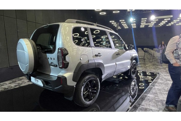 Lada Niva Travel Black