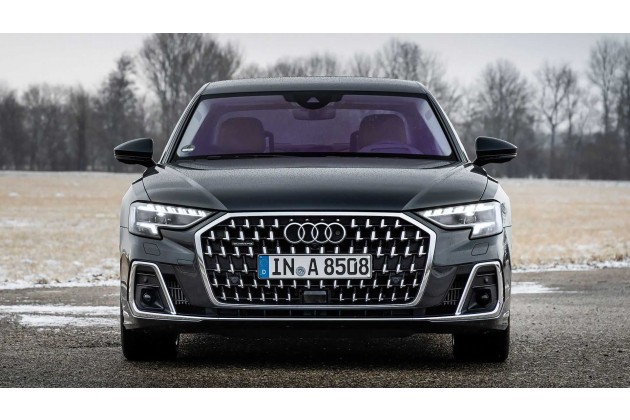 Audi A8 L 60 TFSI quattro 2022 im Test