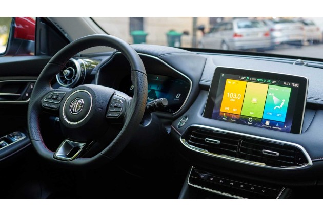 MG EHS Plug in Hybrid 2021 Instrumentendisplay und Touchscreen