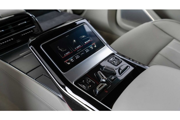 Audi A8 L 60 TFSI quattro 2022 im Test