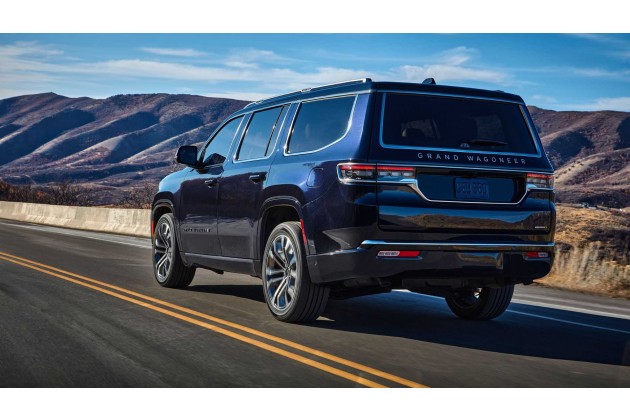 2022 Jeep Grand Wagoneer Exterior Rear Quarter