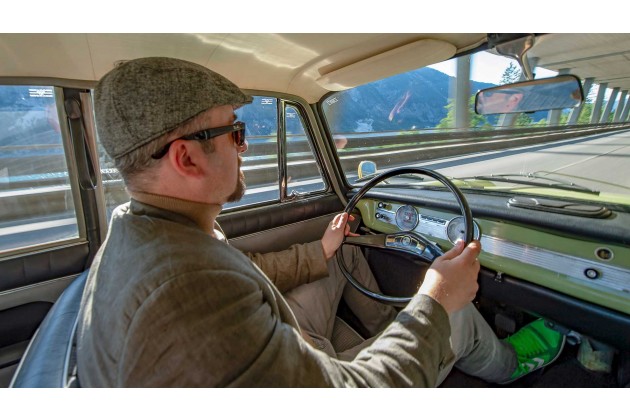 BMW 700