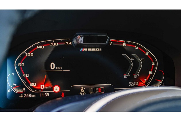 BMW M850i