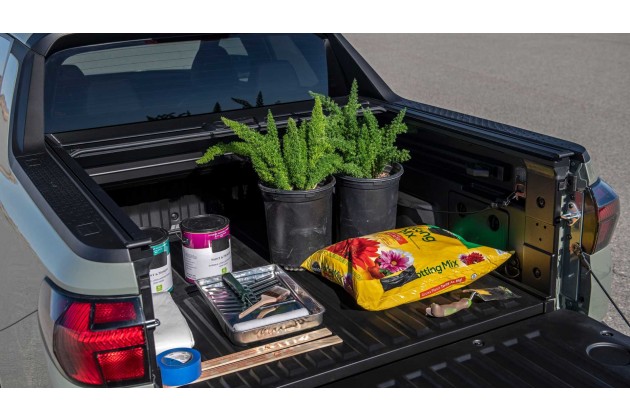 2022 Hyundai Santa Cruz Bed Load With Gardening Gear