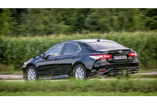 Toyota Camry Hybrid 2019 im Test