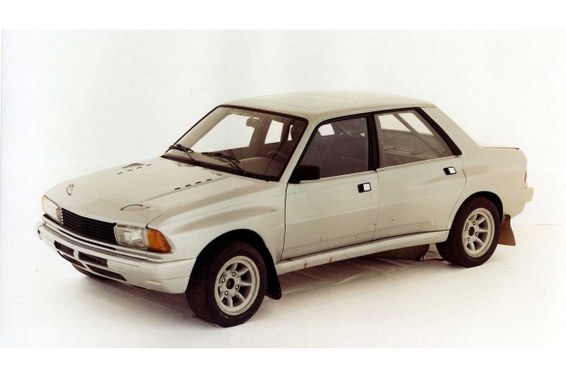 Peugeot 305