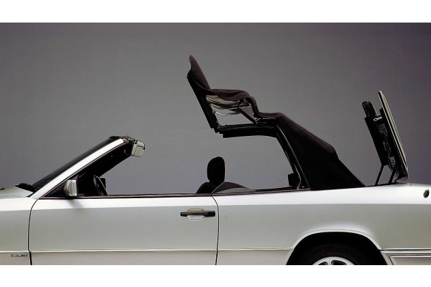 Mercedes Benz Cabriolets der Baureihe 124 haben 1991 Premiere