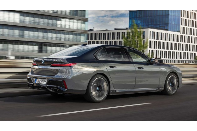 BMW M760e xDrive und BMW 740d xDrive 2023