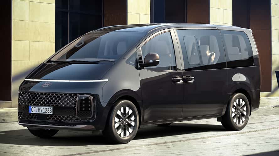 Hyundai Staria Hybrid (2024)