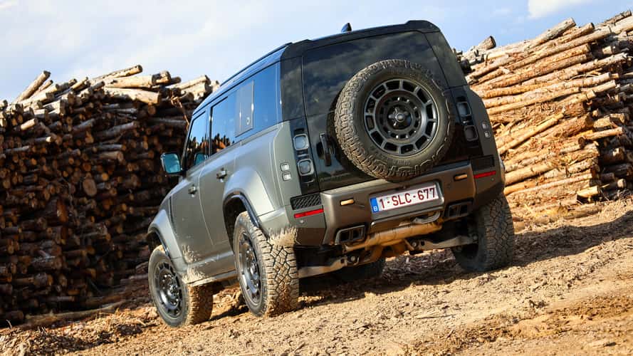 Land Rover Defender 110 Octa (2025) Test