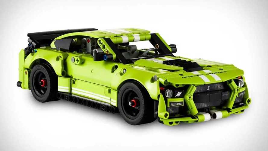 Ford Mustang Shelby GT500 by Lego