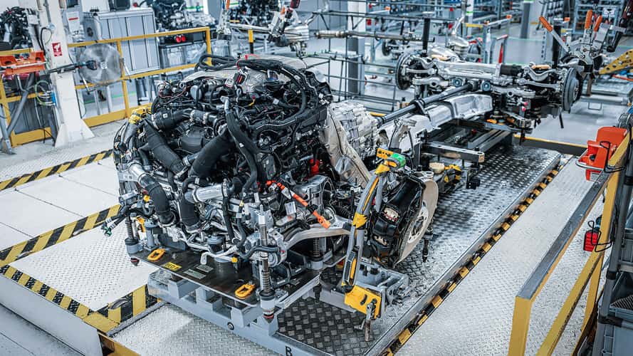 Bentley Ultra Performance Hybrid V8 (2024)