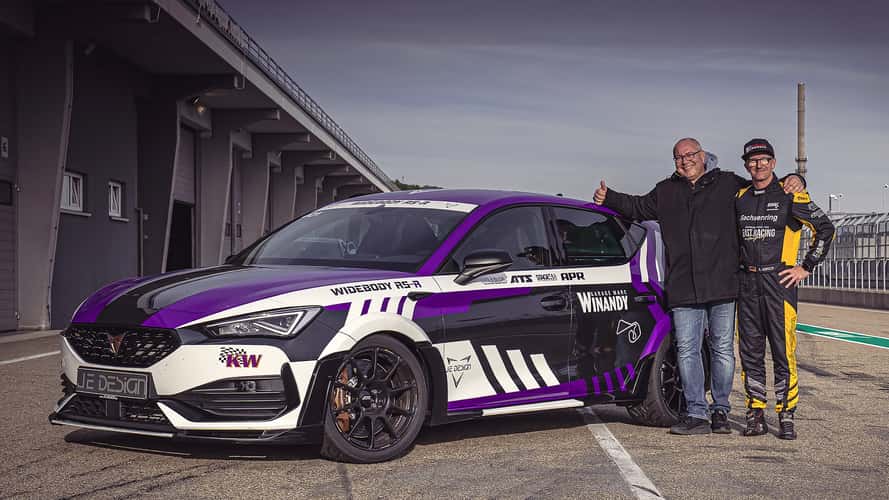 JE Design Cupra Leon mit Breitbau-Kit (2024)